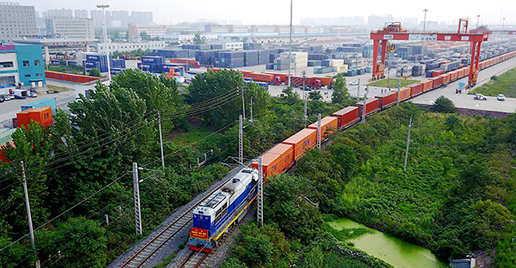 Beverages from NW China exported to Moscow via China-Europe freight trains-OBOR Invest(2)